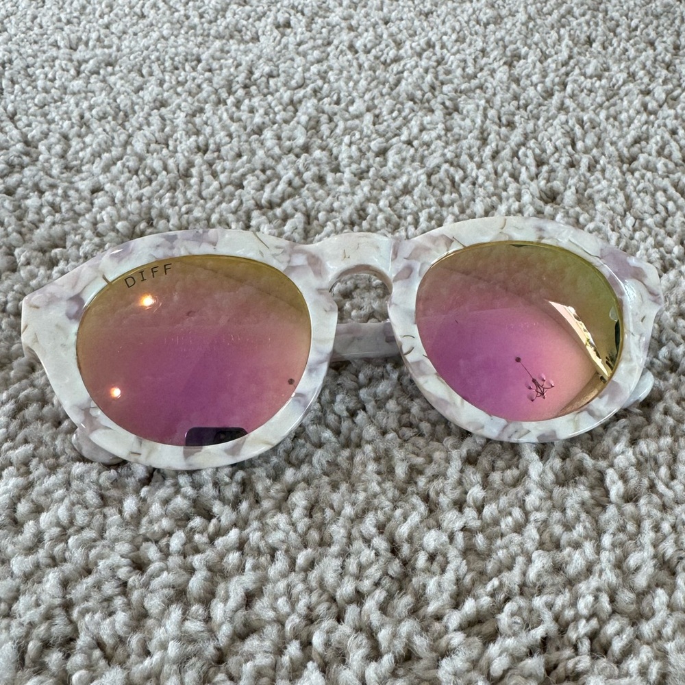 DIFF Eyewear Sunglasses